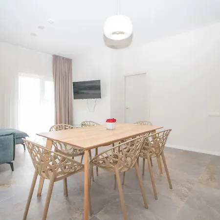 Moon Apartamentai Lägenhet Palanga